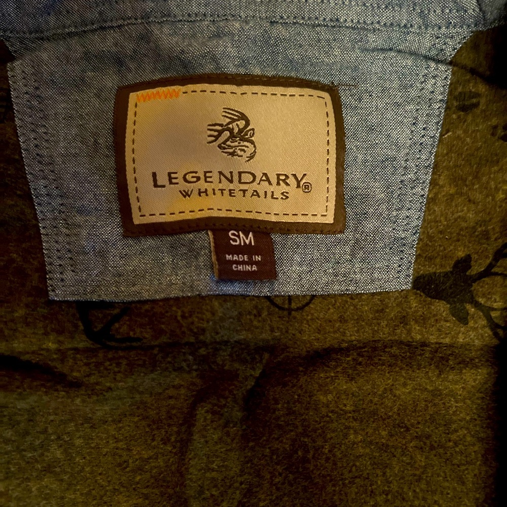 Legendary Whitetails Flannels
Hunting patterns on them!!